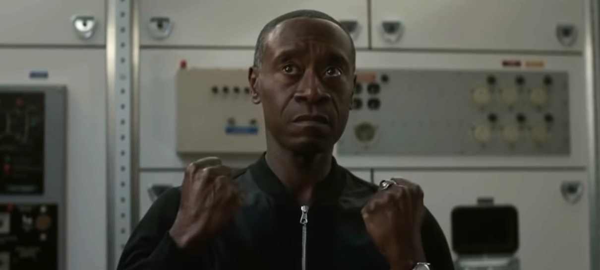 Após Invasão Secreta, Don Cheadle está descontente com a Marvel