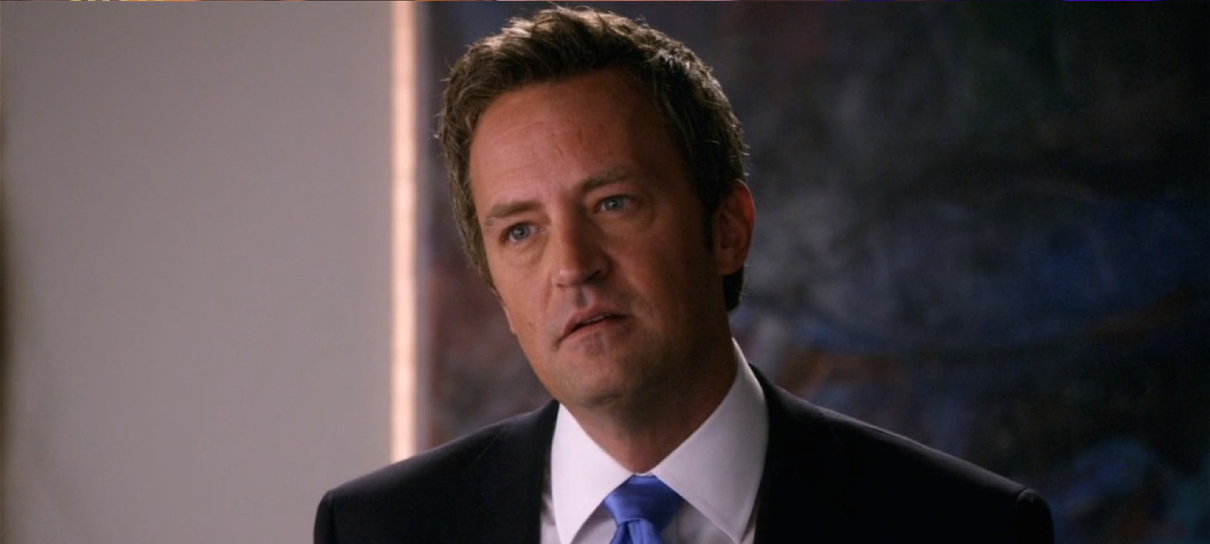 Médico acusado pela morte de Matthew Perry se declara culpado