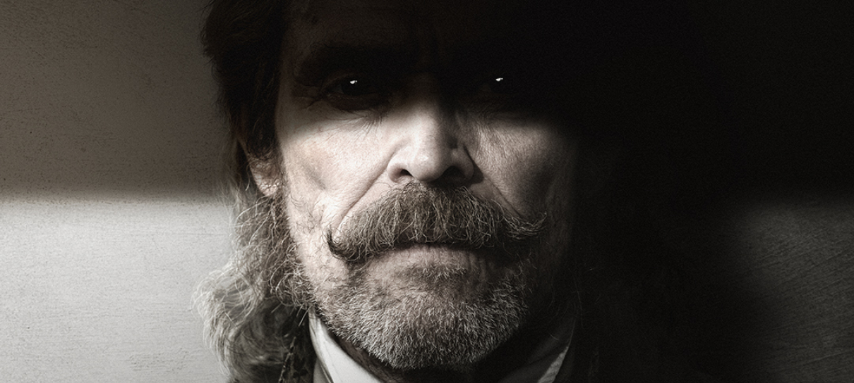 Nosferatu traz Willem Dafoe e elenco em cartazes trevosos