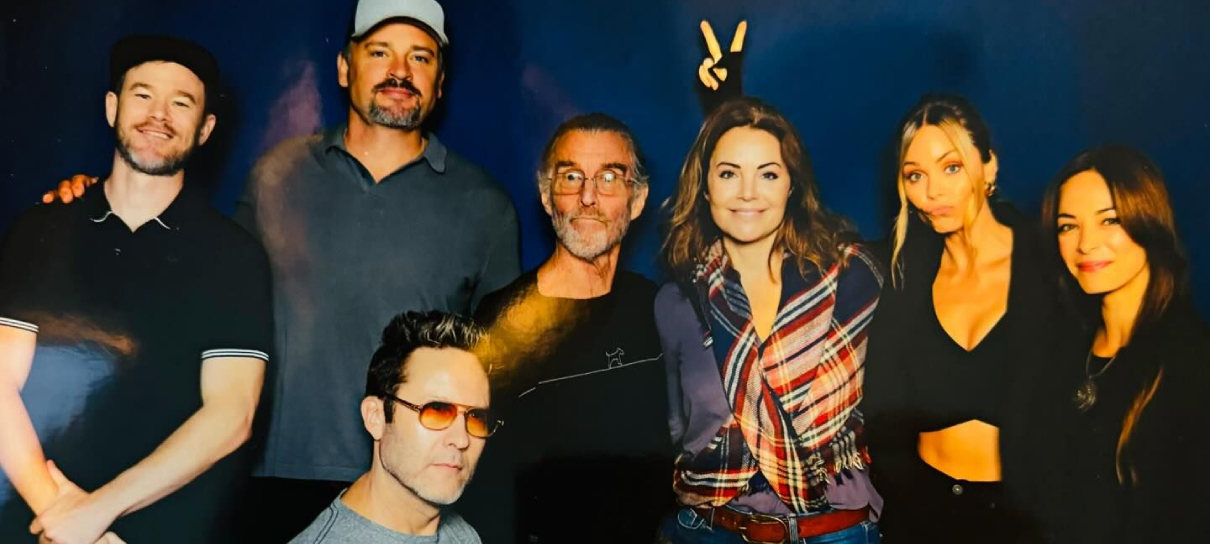 Elenco de Smallville se reúne em convenção dedicada à série