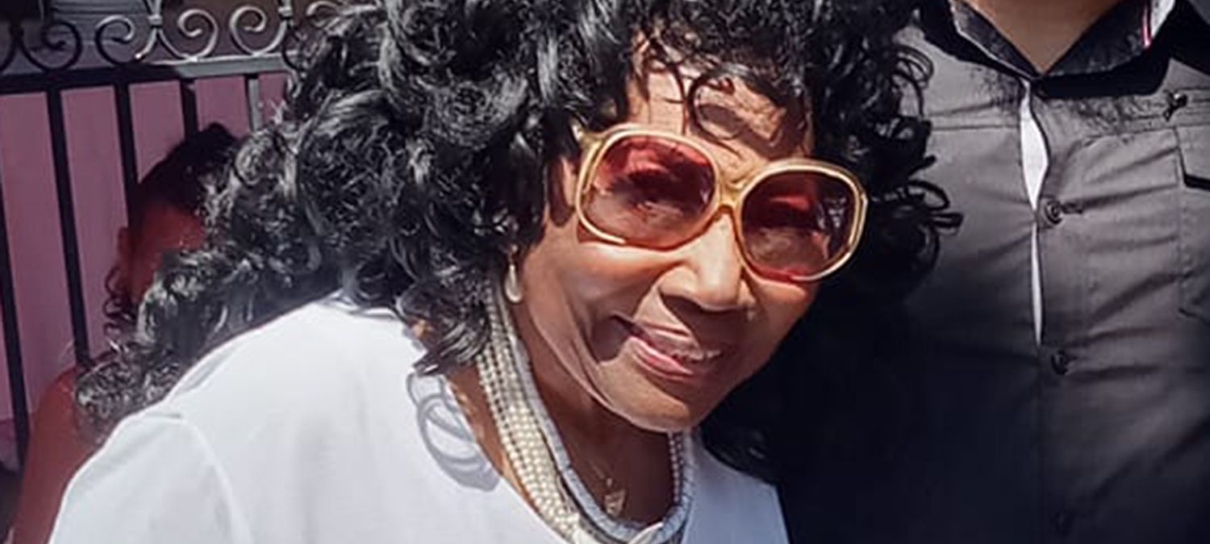 Atriz Dalyce Curry morre nos incêndios de Los Angeles