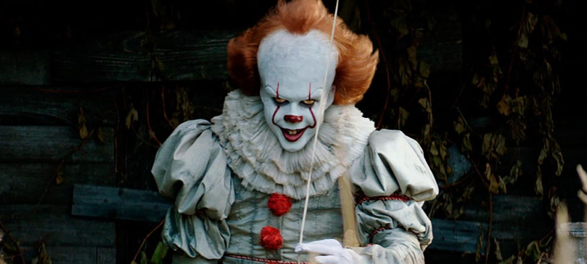 Série de It será pesada e terá novos lados de Pennywise, diz ator