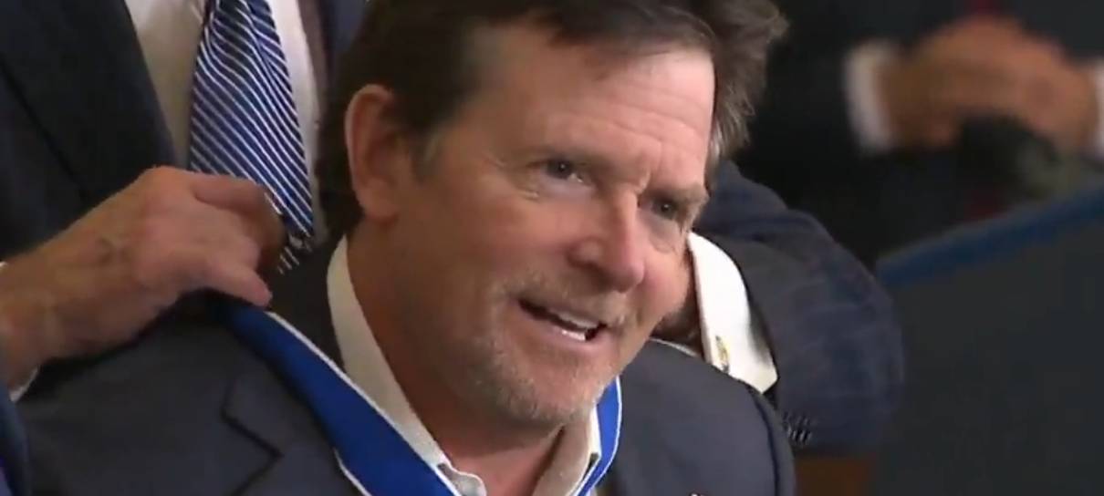 Michael J. Fox recebe a maior honraria americana por trabalho com Parkinson