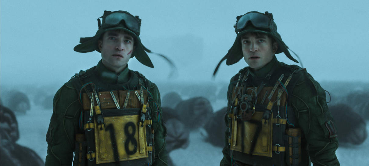 Mickey 17 mata Robert Pattinson várias vezes em trailer maluco