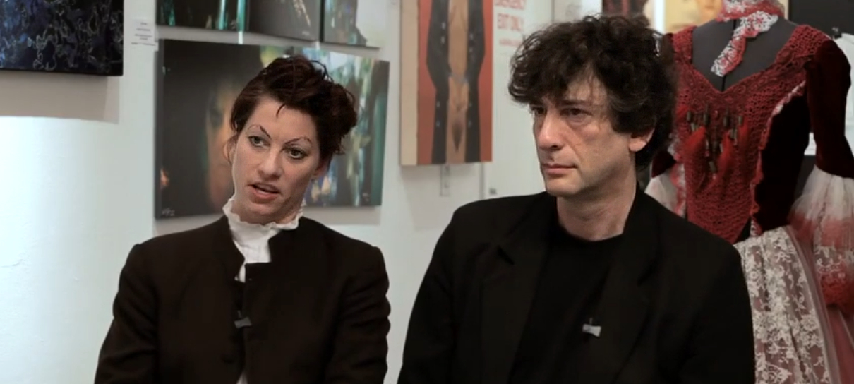 Amanda Palmer, ex-esposa de Neil Gaiman, nega acusações de abuso