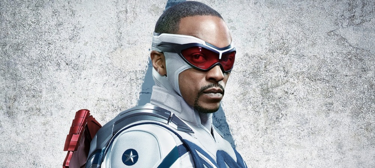 Anthony Mackie odiou a primeira versão do seu próprio traje de Capitão América
