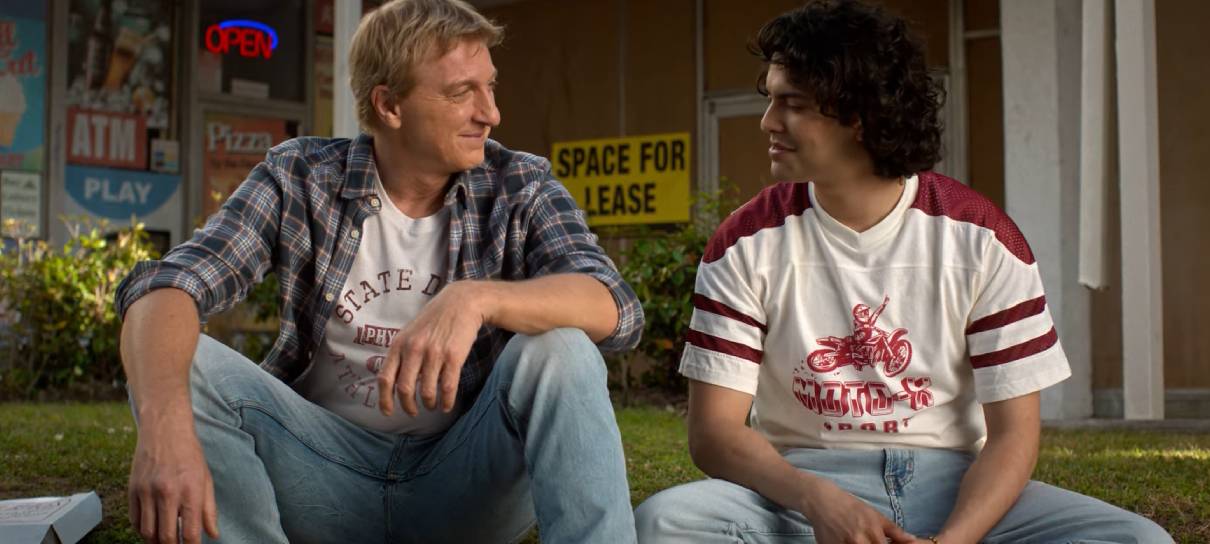 Cobra Kai repassa o legado de Karatê Kid em trailer final porradeiro