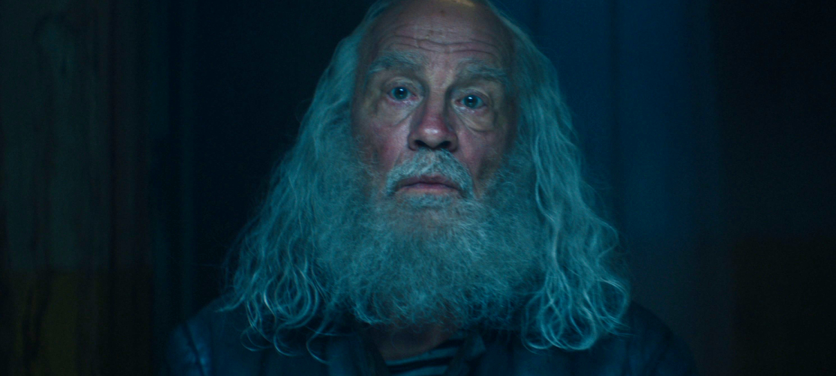 John Malkovich diz que filmar Quarteto Fantástico foi divertido e estranho