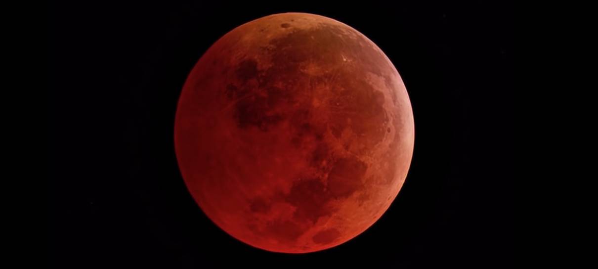 Eclipse lunar total poderá ser visto do Brasil esta semana