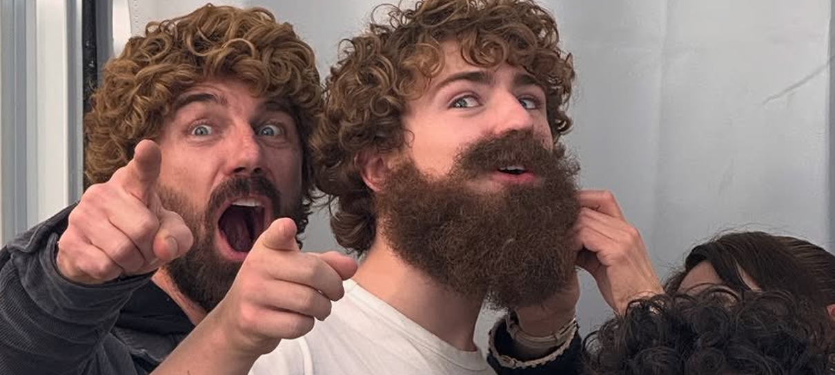 Elenco de Percy Jackson se reúne em bastidores da 2ª temporada