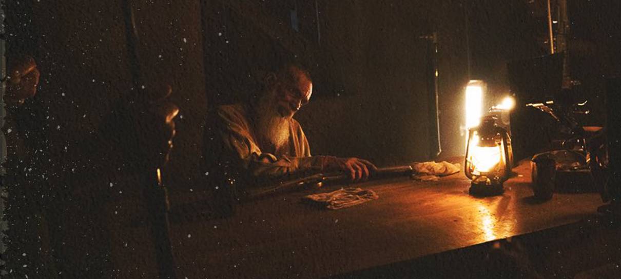 A Própria Carne ganha fotos de bastidores com grande elenco
