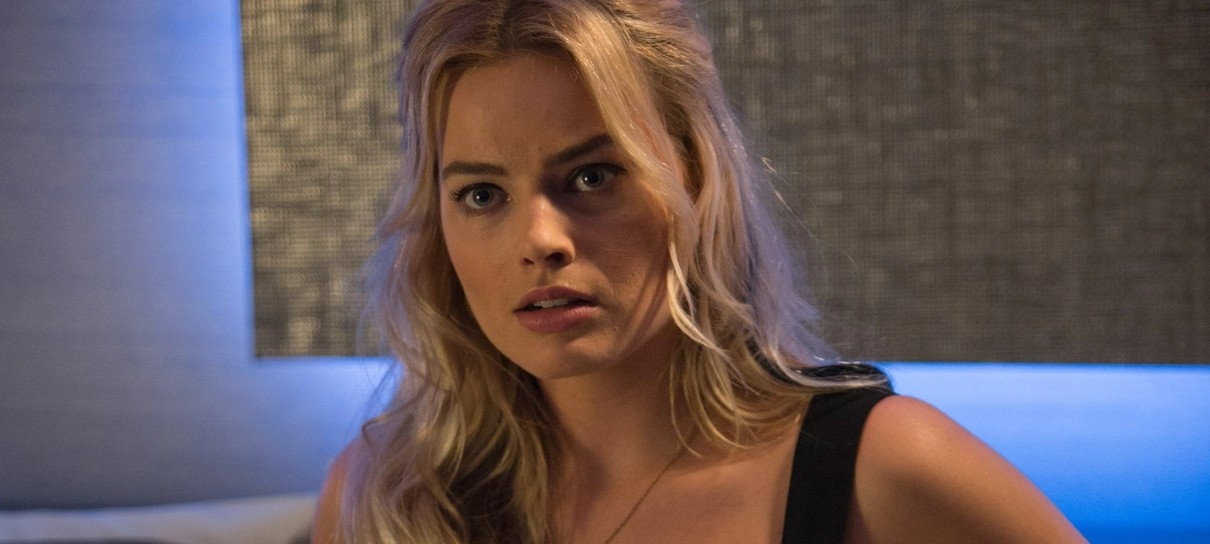 O Morro dos Ventos Uivantes: Margot Robbie é destaque em foto do set