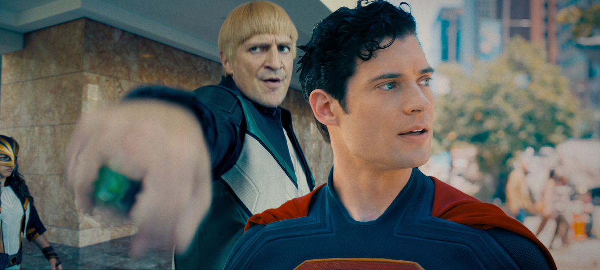 Superman revela visuais de personagens e anel do Lanterna Verde em colecionáveis