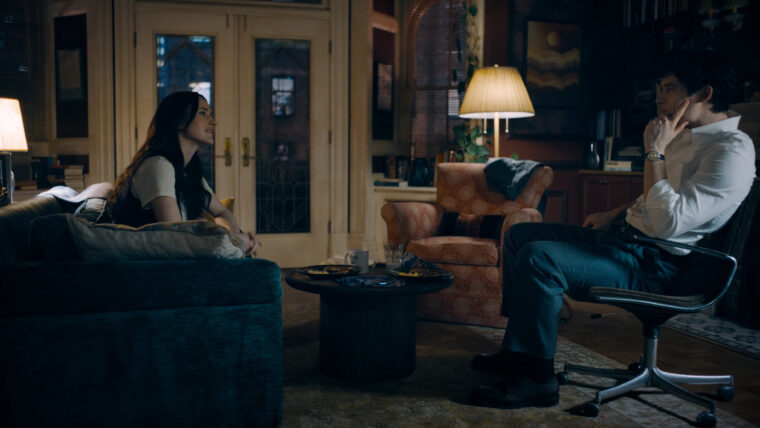Superman dá uma entrevista a Lois Lane em cena do filme (Warner/Reprodução)