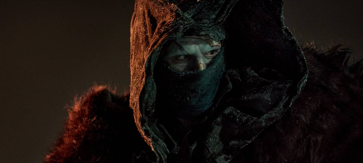 Frankenstein de Guillermo del Toro ganha fotos com Mia Goth e o Monstro