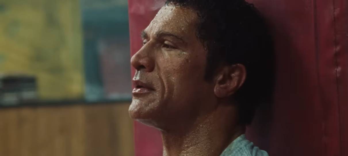 The Rock encara drama de lutador em novo trailer de The Smashing Machine