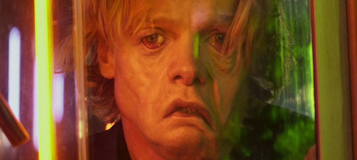 Cara-De-Barro traz terror grotesco ao universo DC em primeiro teaser - Assista