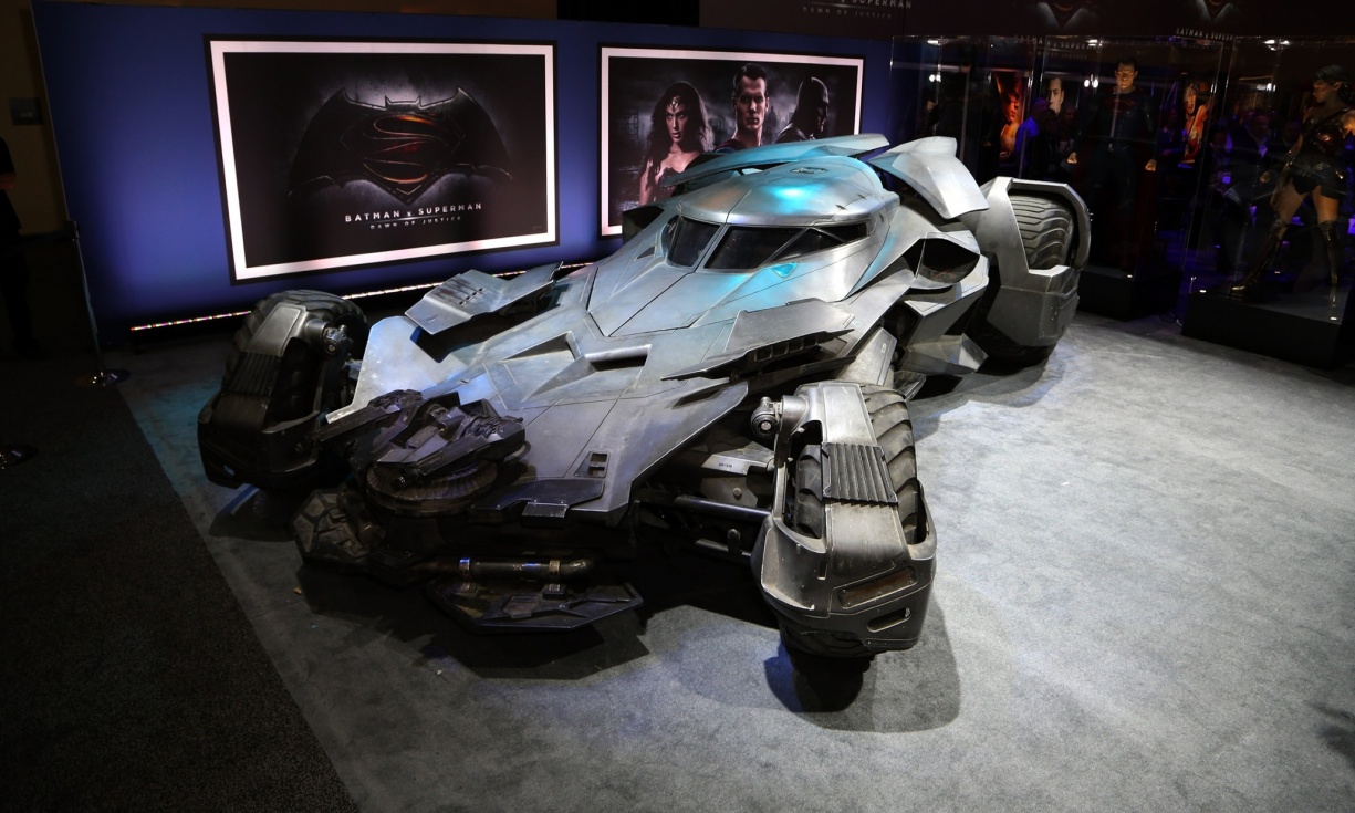 Revelados Batmóvel e sinopse de "Batman V Superman"