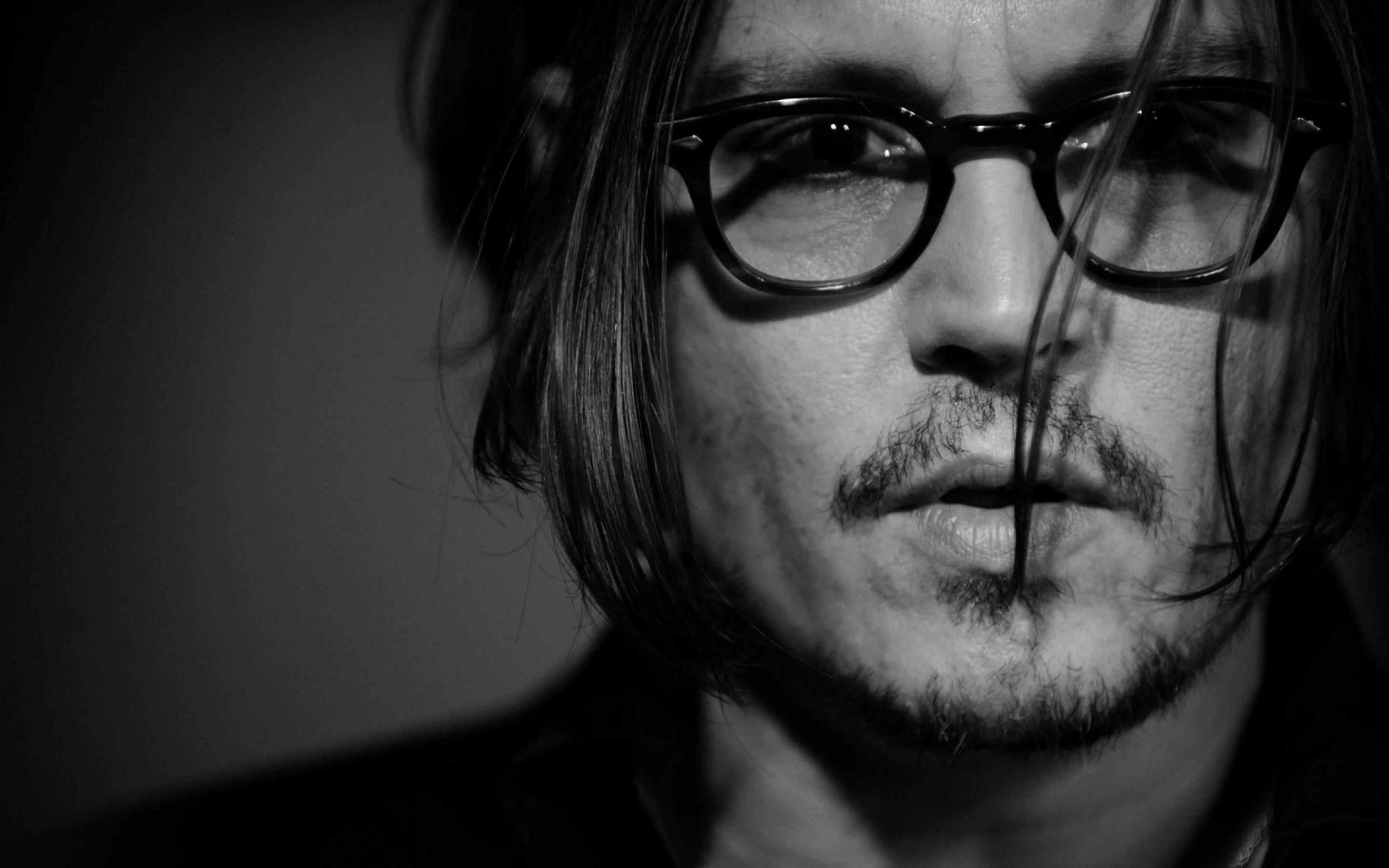 Johnny Depp será o protagonista no remake de O Homem Invisível