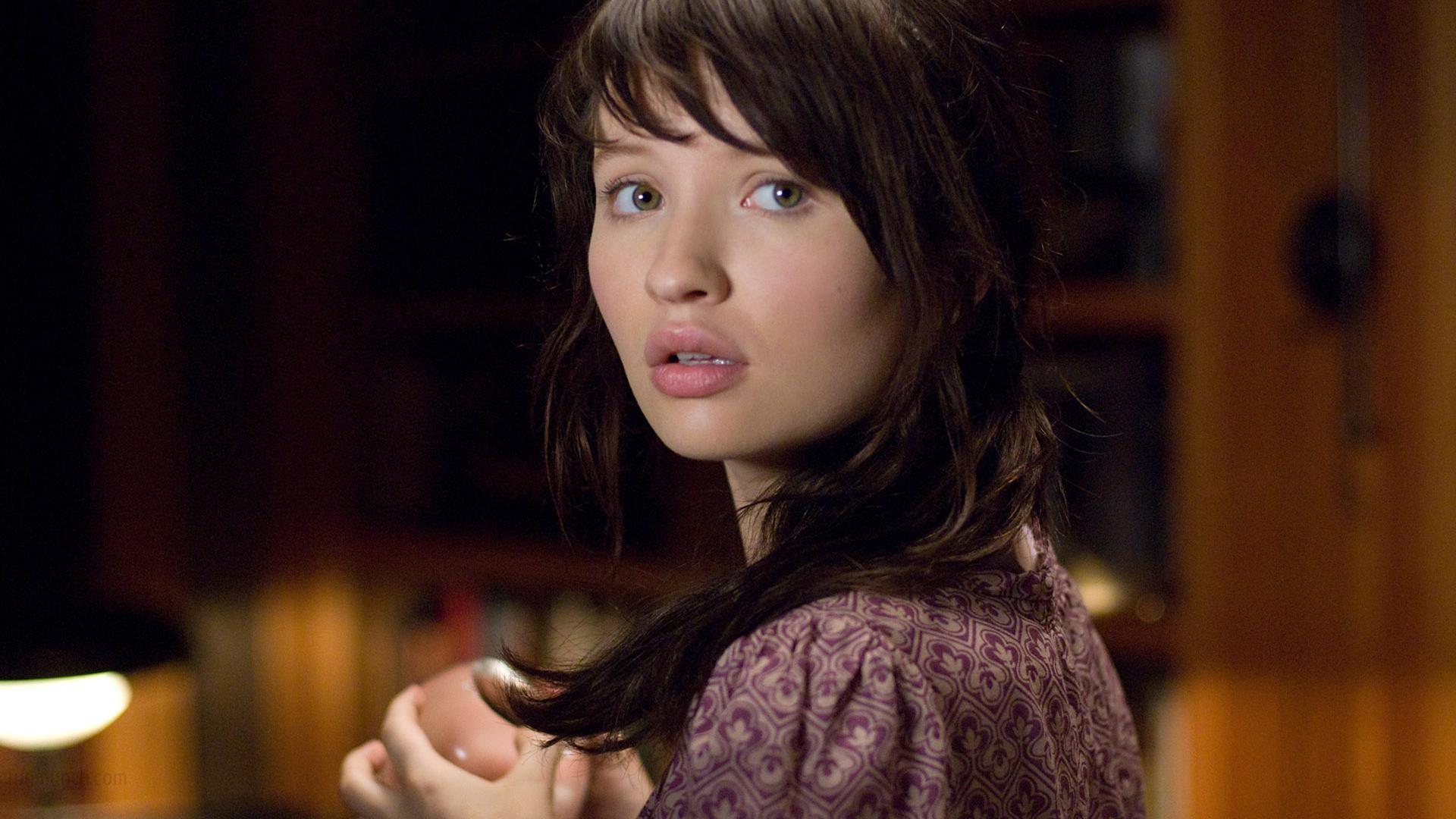 Emily Browning entra para o elenco de Deuses Americanos