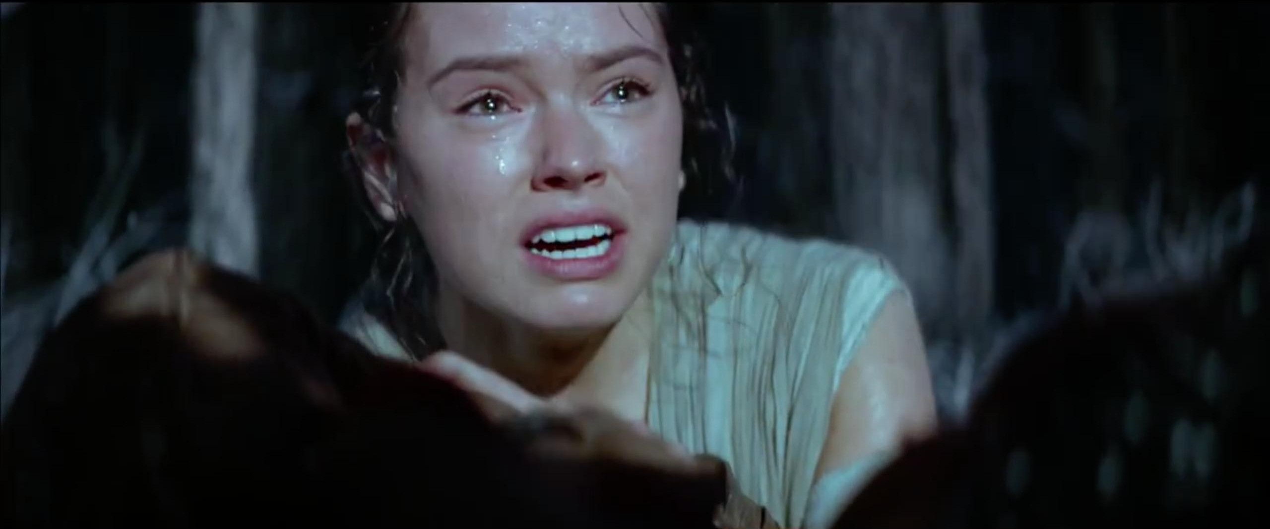 Daisy Ridley chorou junto com os fãs ao assistir o trailer de Star Wars: O Despertar da Força