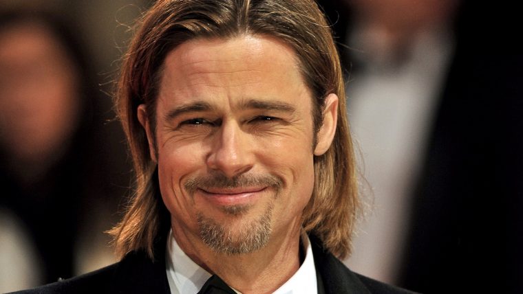 Brad Pitt enfrenta assassinos internacionais no trailer divertido