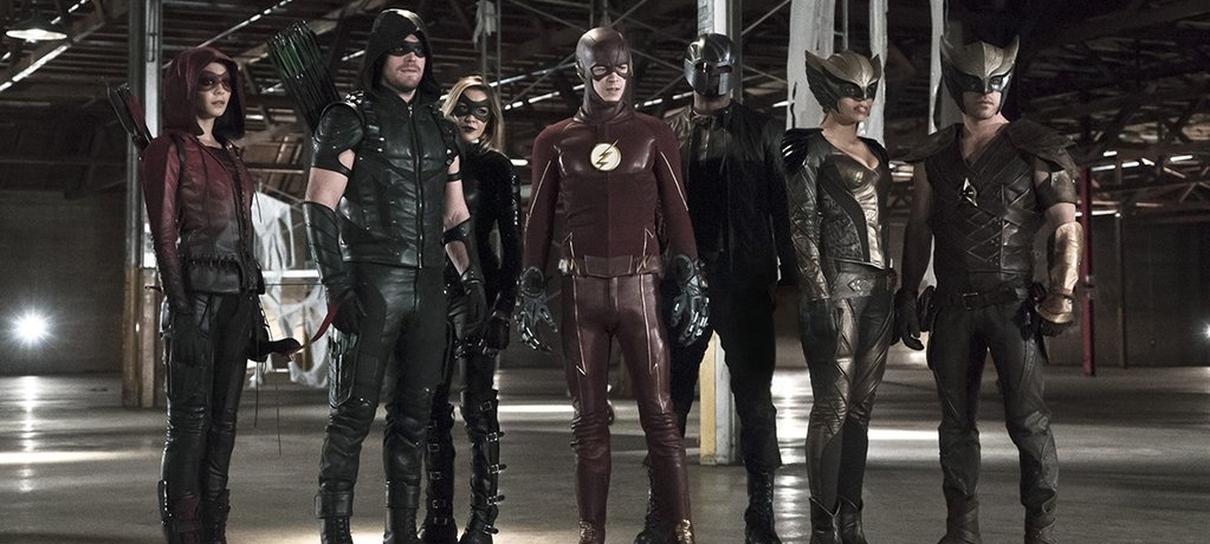 Marc Guggenheim divulga imagem do crossover de Flash, Arrow e Legends of Tomorrow