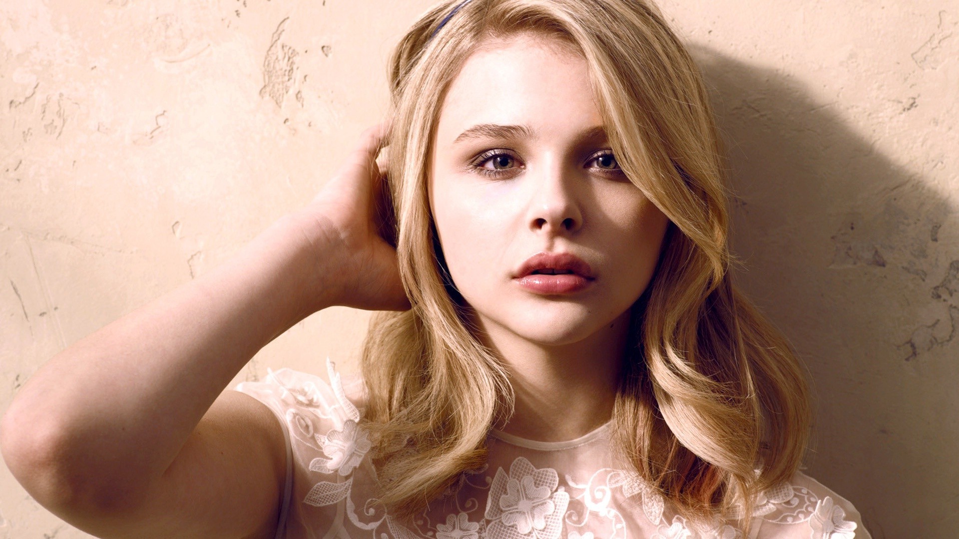 Chloe Moretz será a protagonista no live action de A Pequena Sereia