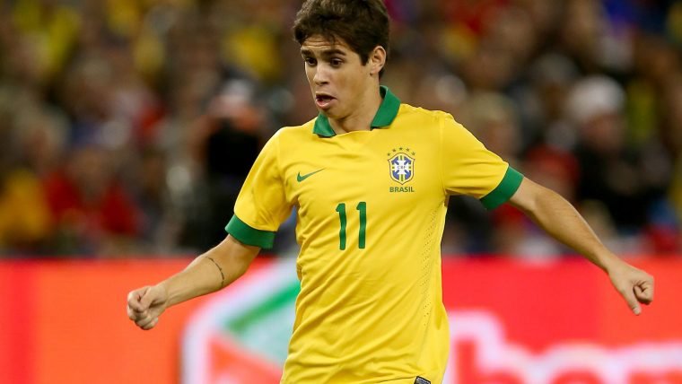 Oscar, do Chelsea, estará na capa de FIFA 16 no Brasil