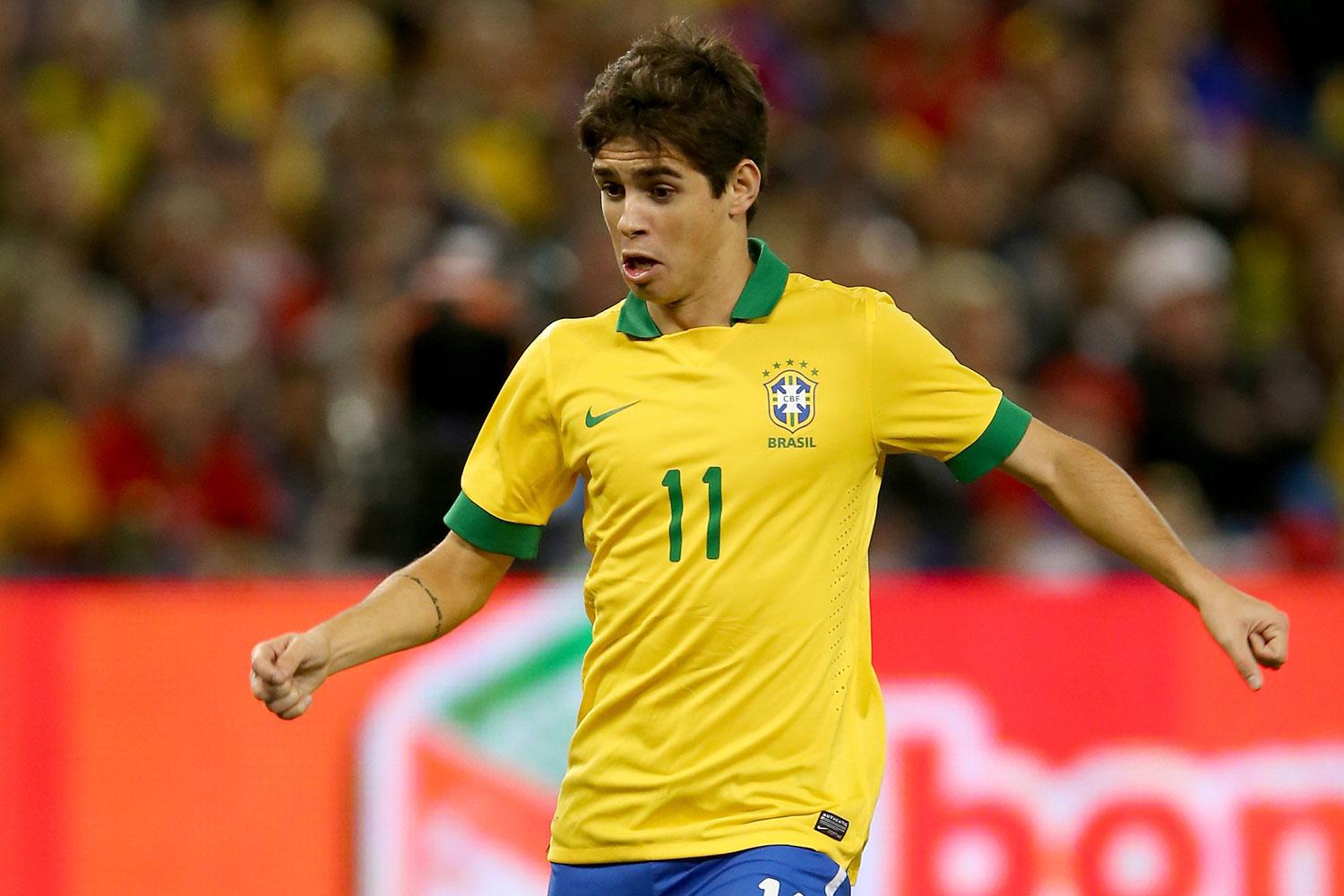 Oscar, do Chelsea, estará na capa de FIFA 16 no Brasil