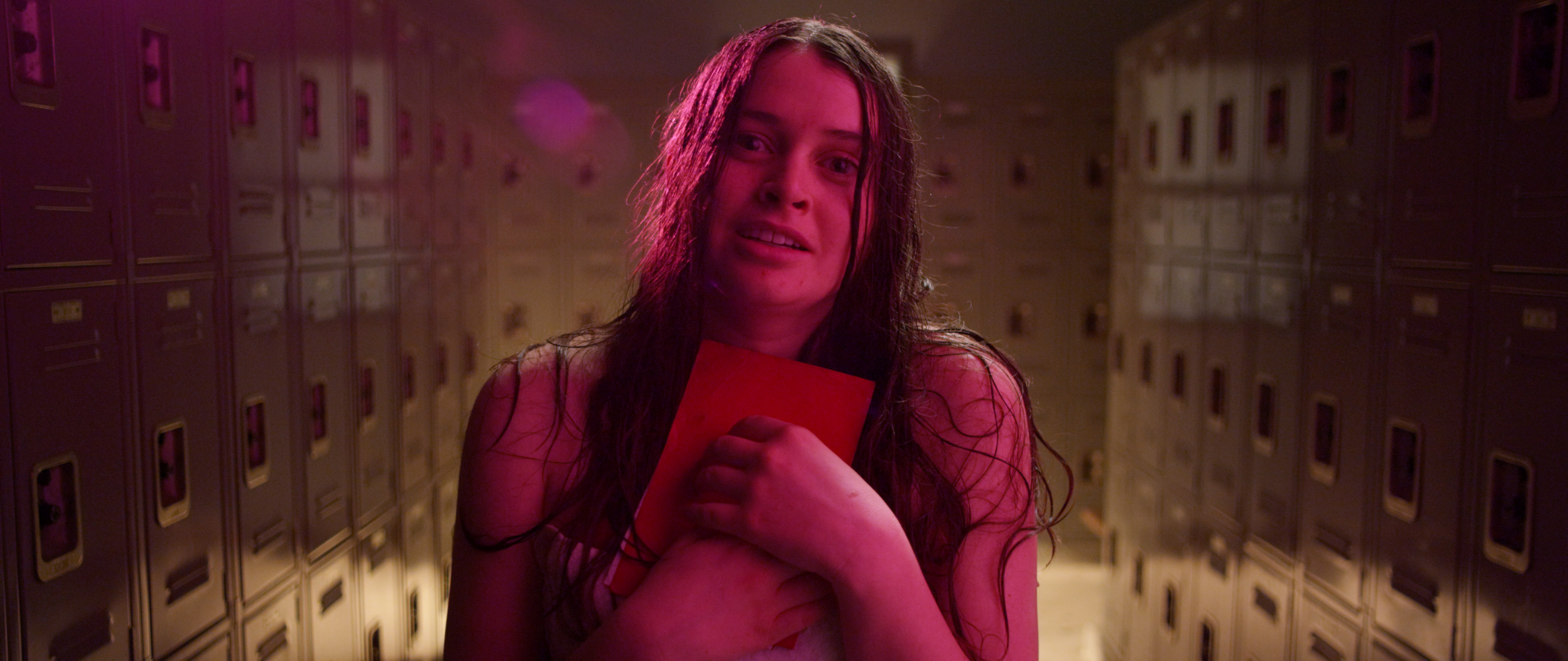 Datas festivas despertam o pior das pessoas no trailer de Holidays