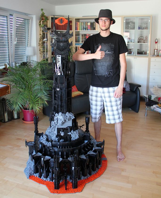 Nerd Daora on X: SOCORROO!!! 🚨🚨🚨🚨 O SAURON, GENTE, É O SAURON