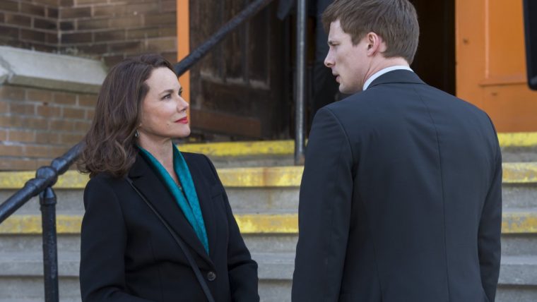 Trailer de Damien revela o legado diabólico de um jovem