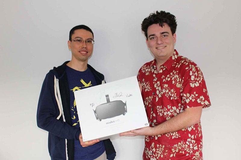 Palmer Luckey entregou o primeiro Oculus Rift pessoalmente