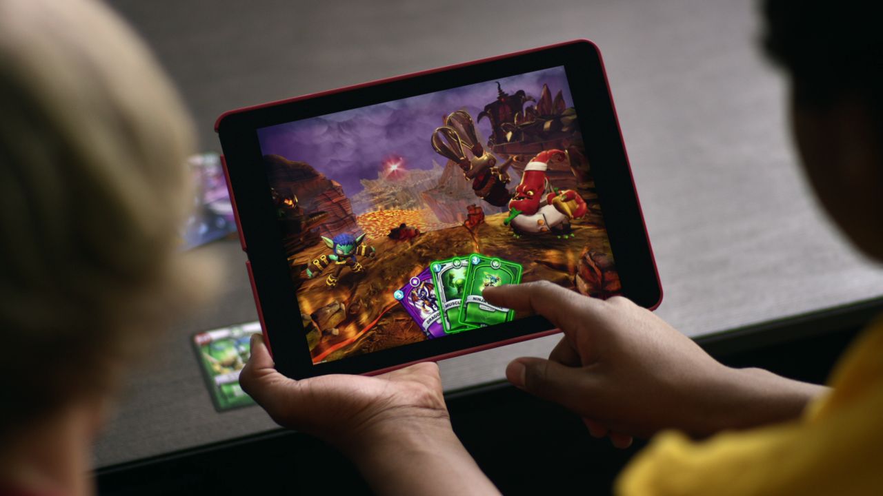 Activision anuncia jogo de cartas free-to-play de Skylanders