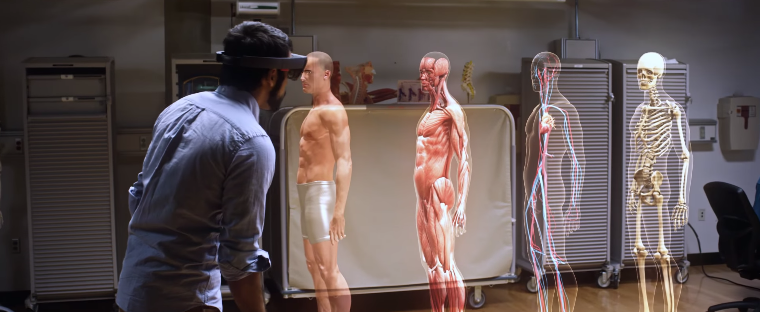 Microsoft mostra HoloLens em uso para os futuros médicos