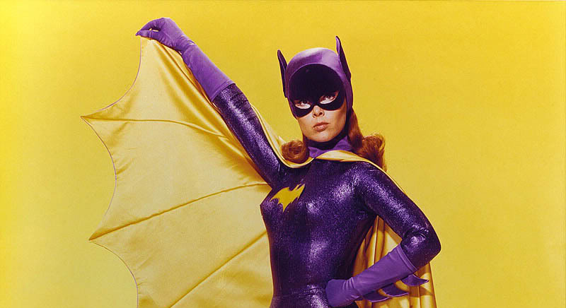 Yvonne Craig, a primeira Batgirl, morre aos 78 anos