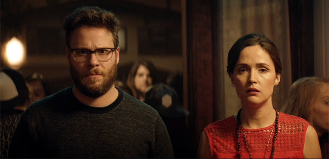 Seth Rogen e Rose Byrne tentam se livrar de uma fraternidade no trailer de Vizinhos 2