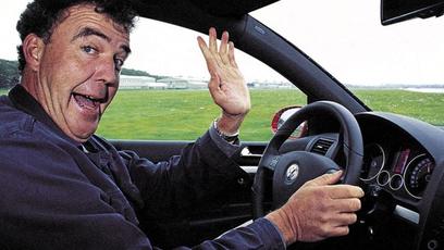 Apresentador de Top Gear volta a BBC um mês depois de ser demitido