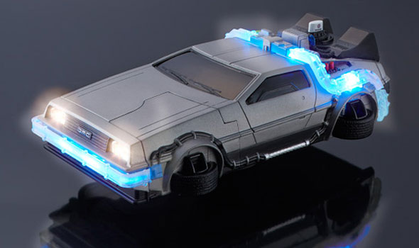 Capa transforma o iPhone 6 em um DeLorian 