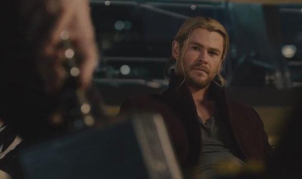 Marvel divulga a cena do martelo de Thor em Vingadores 2