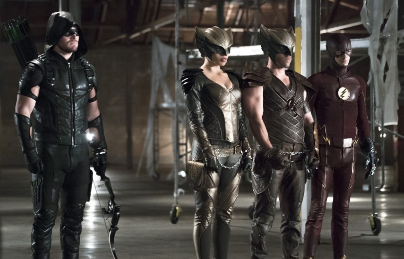 Vídeo do crossover de Arrow, Flash e Legends of Tomorrow fala mais da Mulher-Gavião