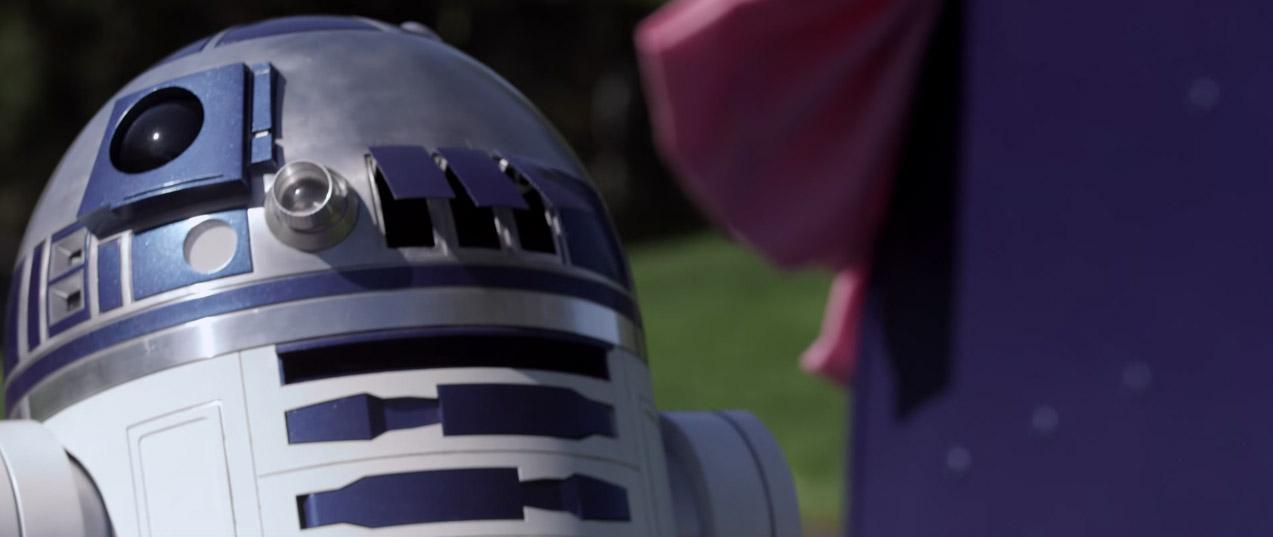 R2-D2 parece ter encontrado o amor de sua vida neste curta