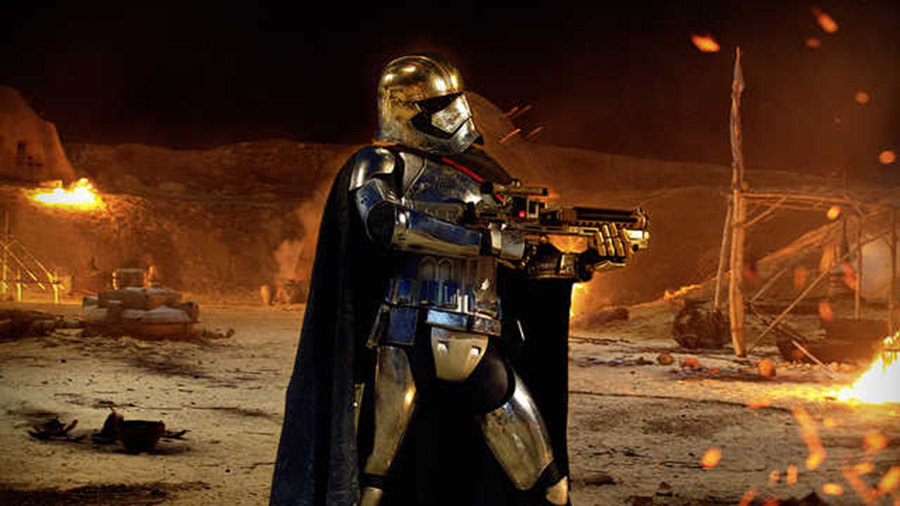 LucasFilm divulga uma nova imagem da Capitã Phasma