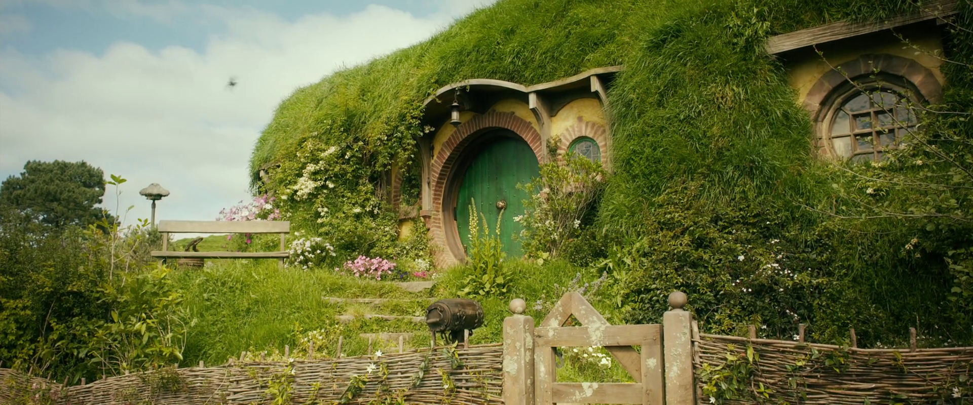 Peter Jackson transforma porão em toca Hobbit