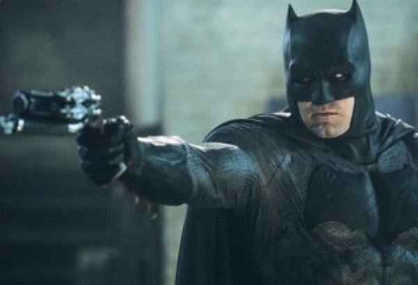 Veja mais detalhes do Batmóvel, das armas e dos heróis de Batman vs Superman: A Origem da Justiça
