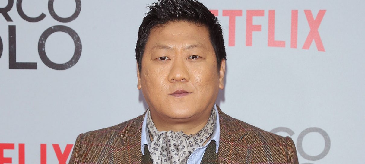 Benedict Wong, de 'Doutor Estranho', defende colega de elenco de ataques  homofóbicos