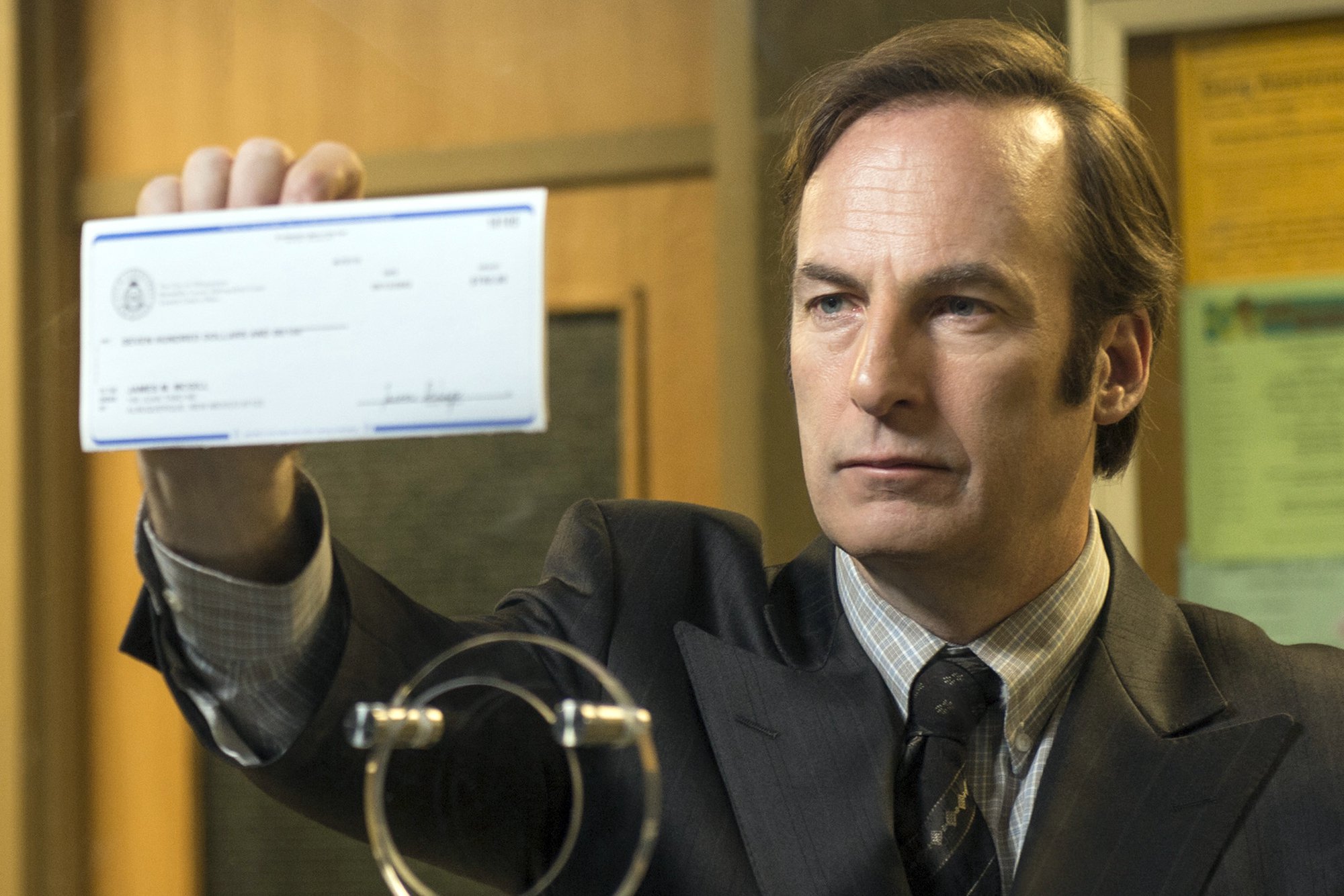 Jimmy cansou de tentar fazer as coisas do jeito certo no trailer de Better Call Saul