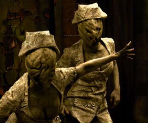 Silent Hill (filme) cena do Pyramid Head 