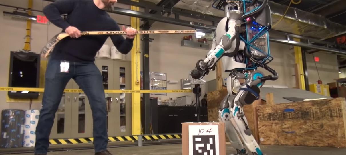Boston Dynamics revela robô que sabe abrir portas e que se adapta ao terreno